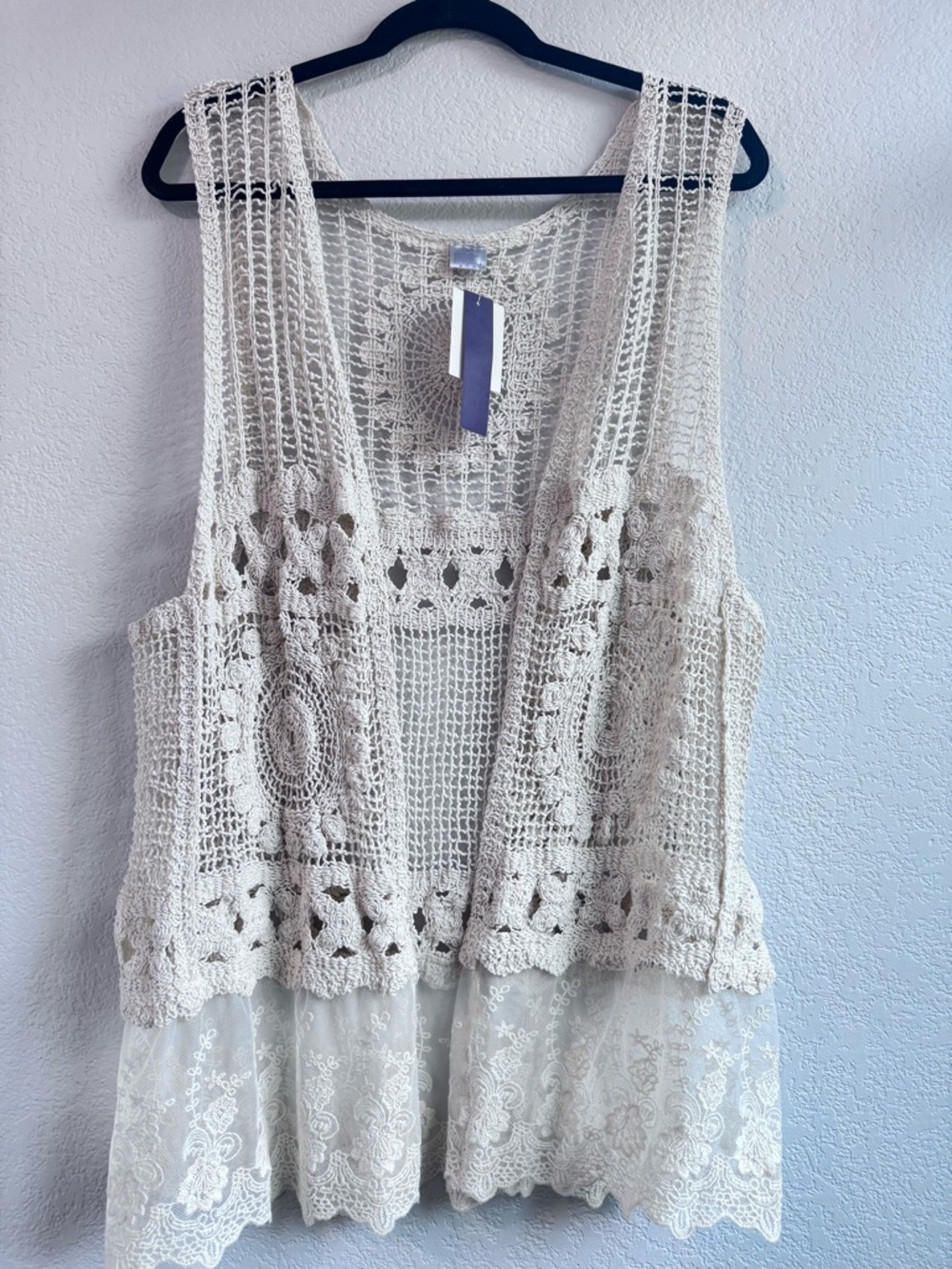 D&Y Nordstrom Rack Brand Beige Crochet Openwork Vest. Size OS. - Picture 11 of 14